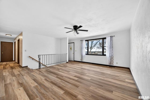 1206 TIMBER Lane, Pekin, IL 61554