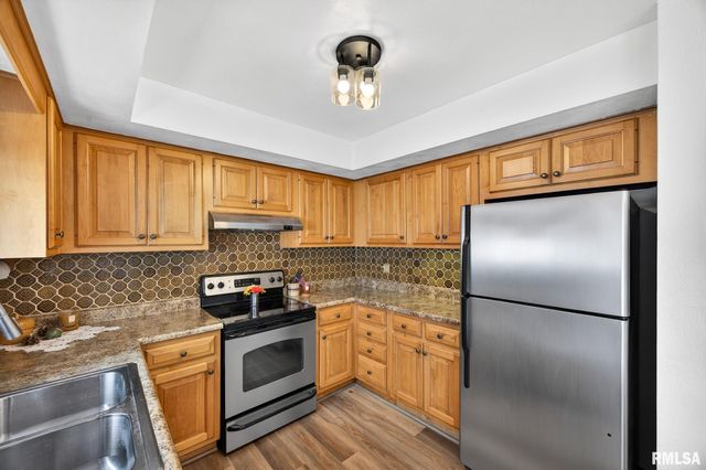 1206 TIMBER Lane, Pekin, IL 61554