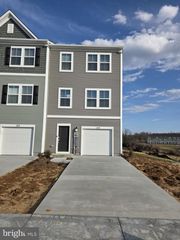 137 KINKADE CT, Martinsburg, WV 25403