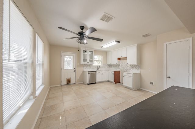 520 King Street, Cedar Hill, TX 75104