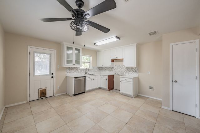 520 King Street, Cedar Hill, TX 75104