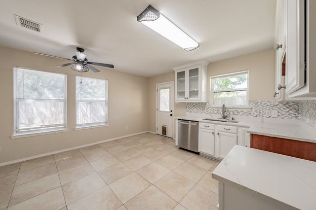 520 King Street, Cedar Hill, TX 75104