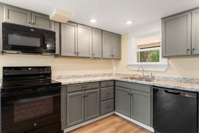 1891 Hanna Road, Highgate, VT 05459