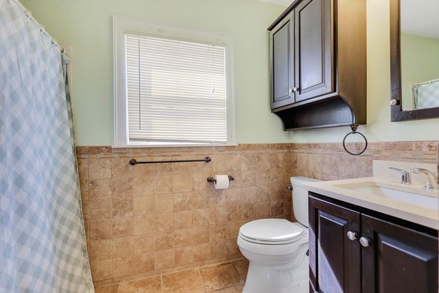 65 Woodmont Ave, Haverhill, MA 01830