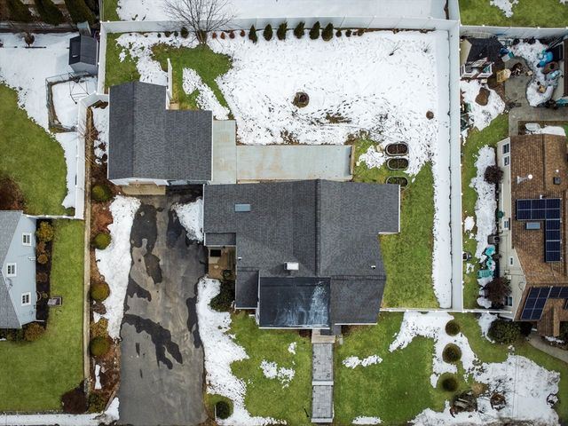 65 Woodmont Ave, Haverhill, MA 01830