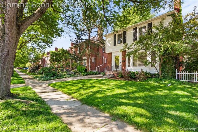 451 Moran Road, Grosse Pointe Farms, MI 48236
