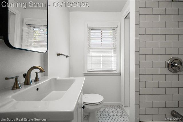 451 Moran Road, Grosse Pointe Farms, MI 48236