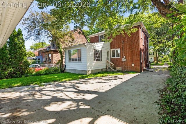 451 Moran Road, Grosse Pointe Farms, MI 48236