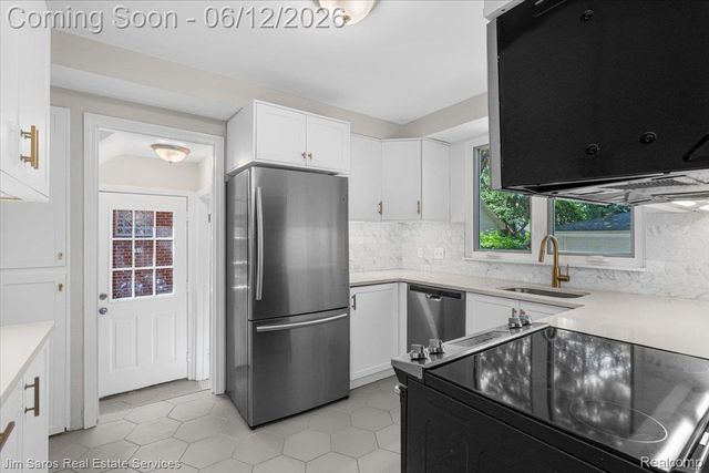 451 Moran Road, Grosse Pointe Farms, MI 48236