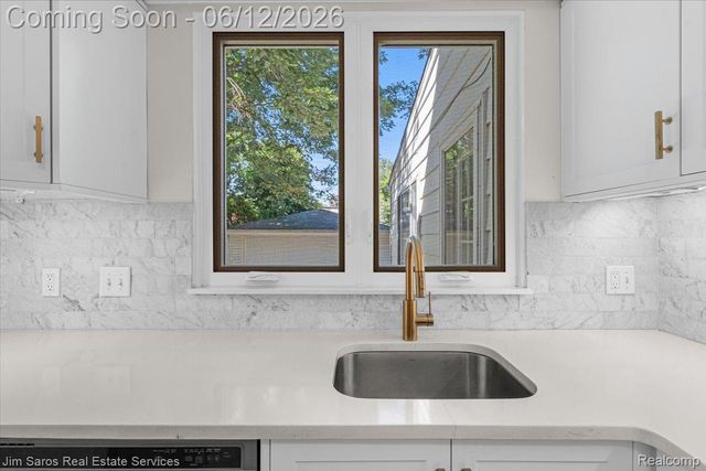 451 Moran Road, Grosse Pointe Farms, MI 48236