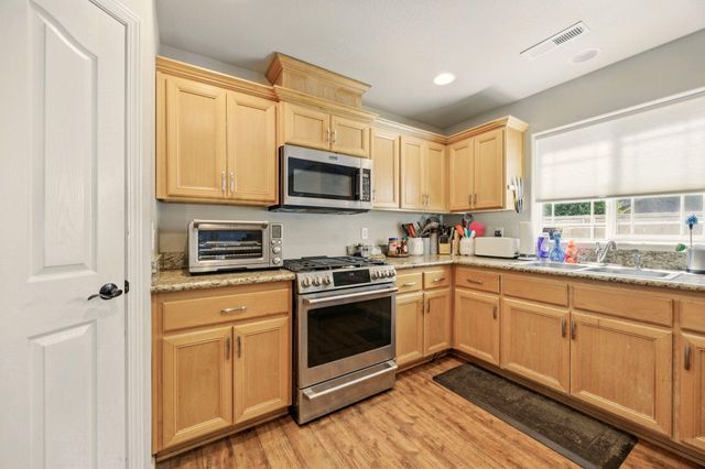 2427 Granite Court, White City, OR 97503