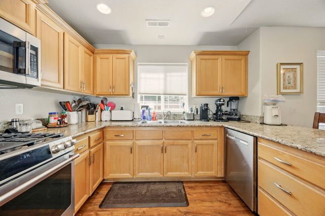 2427 Granite Court, White City, OR 97503