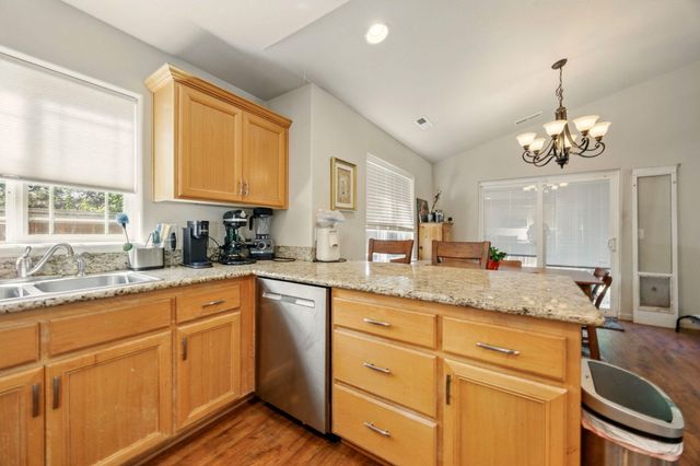 2427 Granite Court, White City, OR 97503