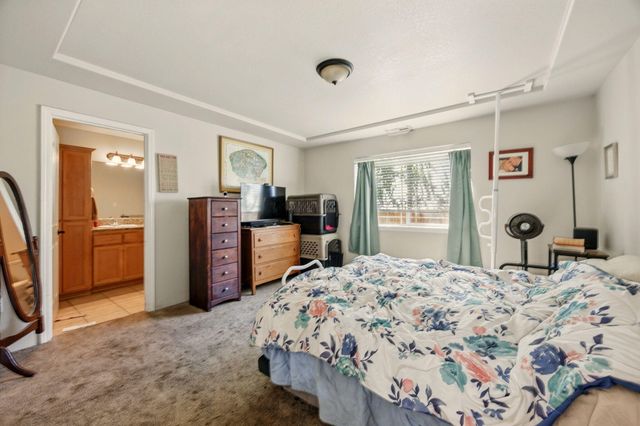 2427 Granite Court, White City, OR 97503