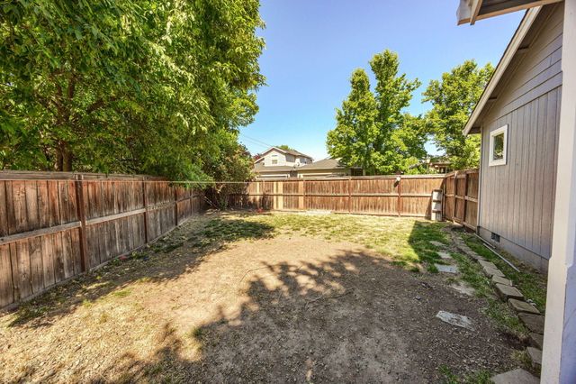 2427 Granite Court, White City, OR 97503