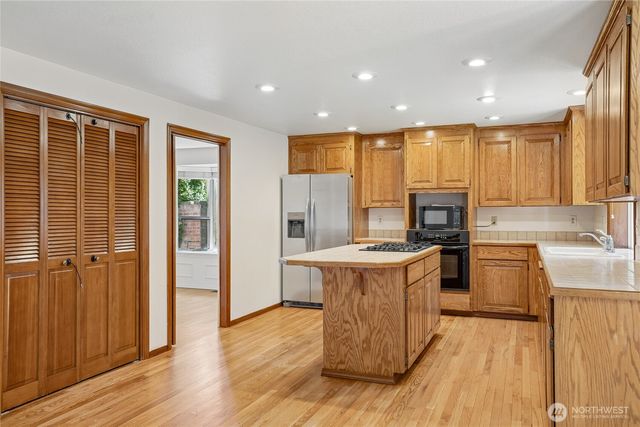 32745 47th Avenue SW, Federal Way, WA 98023