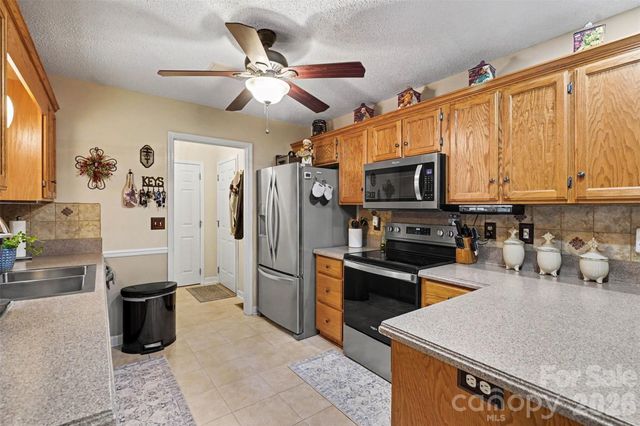6007 Charlton Oaks Drive, Waxhaw, NC 28173