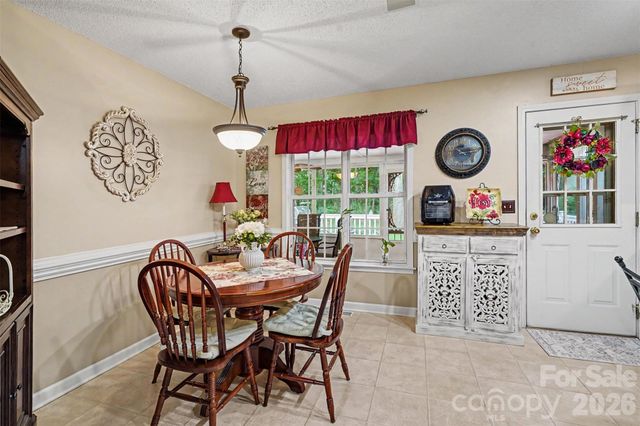 6007 Charlton Oaks Drive, Waxhaw, NC 28173
