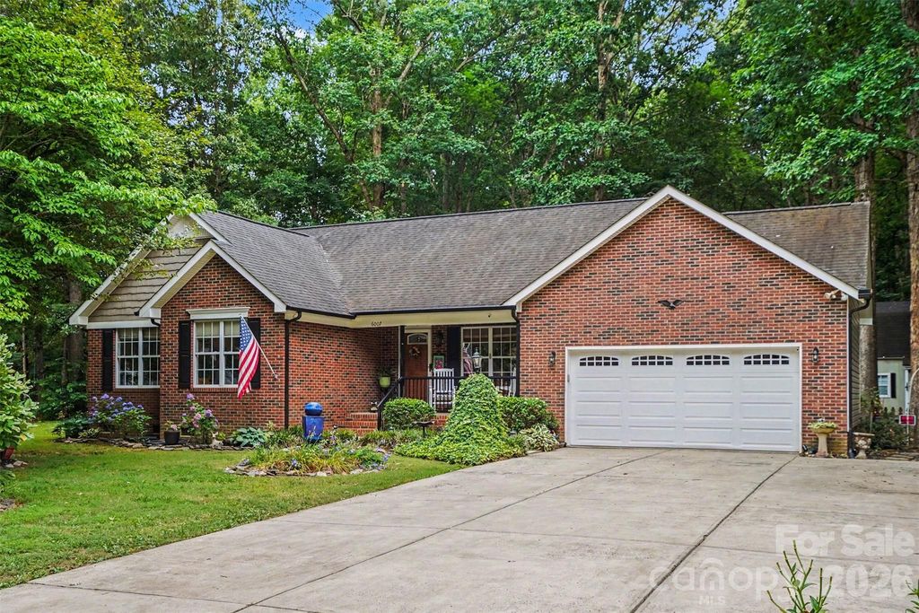 6007 Charlton Oaks Drive, Waxhaw, NC 28173