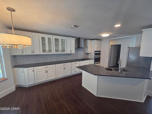 1303 Sutherland Court, Lynn Haven, FL 32444