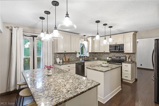 1148 Krndia Court, Brunswick, OH 44212