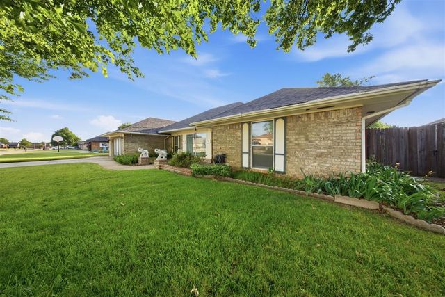 10208 Durham Drive, Oklahoma City, OK 73162