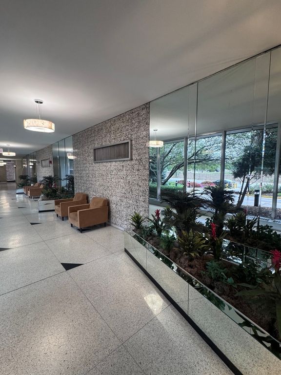 3950 N LAKE SHORE Drive 204, Chicago, IL 60613 — photo 2