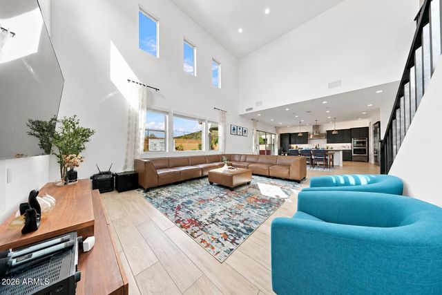 1920 E VILLA LINDA Drive E, Phoenix, AZ 85024