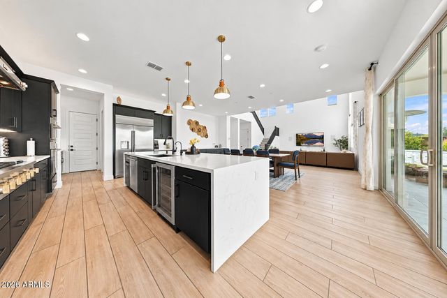 1920 E VILLA LINDA Drive E, Phoenix, AZ 85024