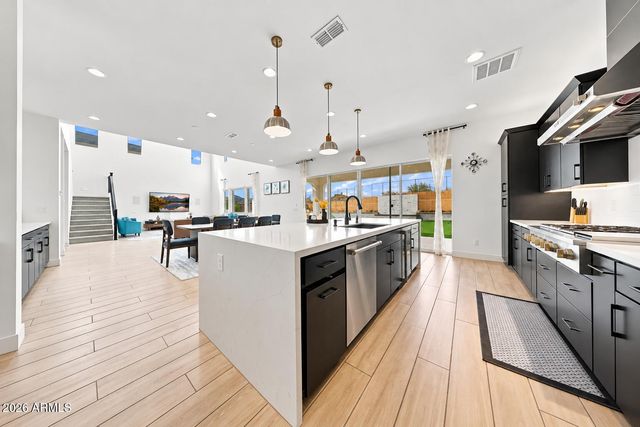 1920 E VILLA LINDA Drive E, Phoenix, AZ 85024
