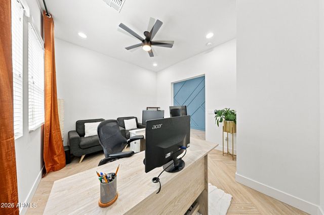 1920 E VILLA LINDA Drive E, Phoenix, AZ 85024
