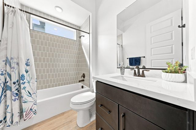 1920 E VILLA LINDA Drive E, Phoenix, AZ 85024