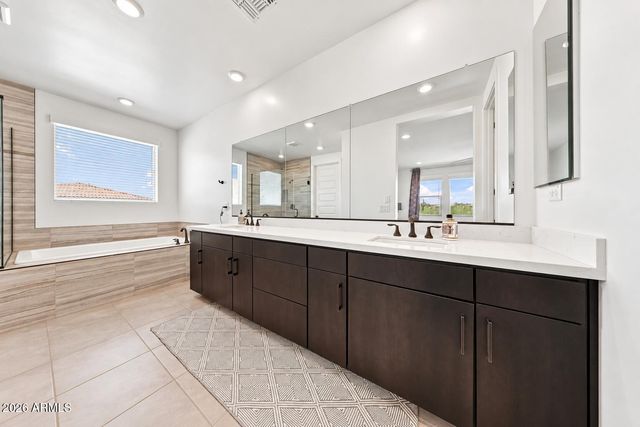 1920 E VILLA LINDA Drive E, Phoenix, AZ 85024