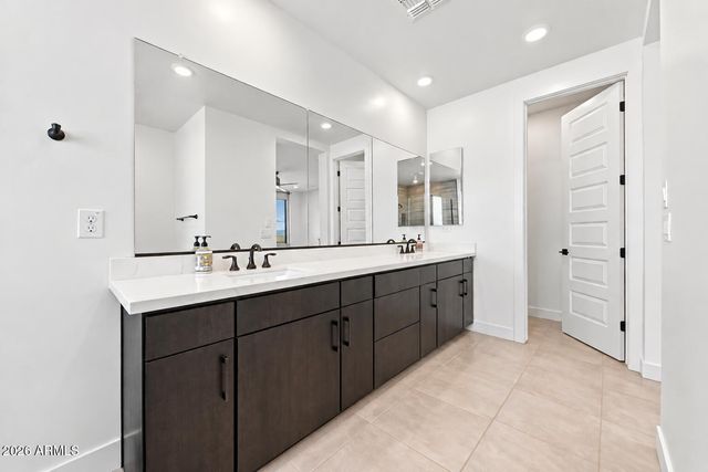 1920 E VILLA LINDA Drive E, Phoenix, AZ 85024