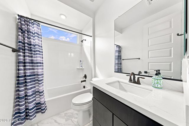 1920 E VILLA LINDA Drive E, Phoenix, AZ 85024