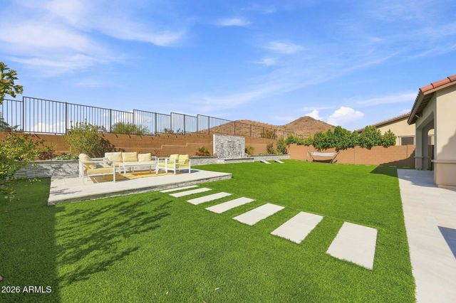 1920 E VILLA LINDA Drive E, Phoenix, AZ 85024