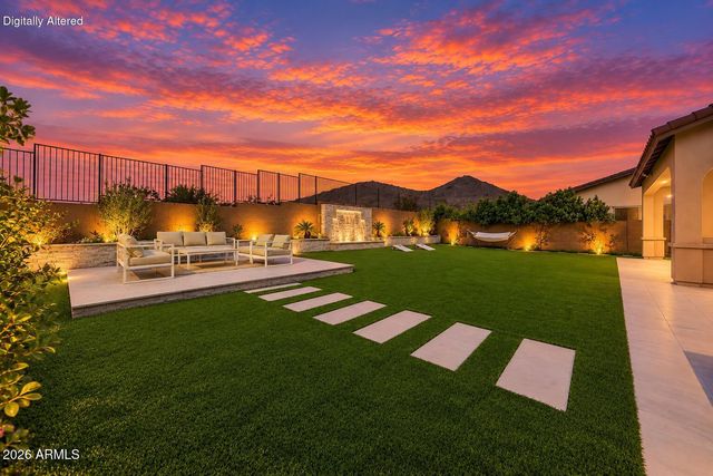1920 E VILLA LINDA Drive E, Phoenix, AZ 85024