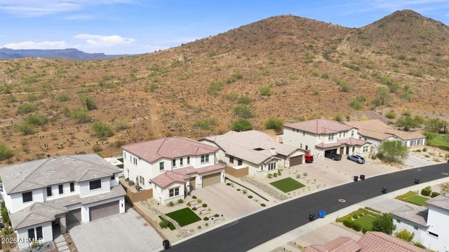 1920 E VILLA LINDA Drive E, Phoenix, AZ 85024