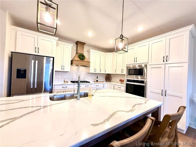 1810 Augusta Boulevard, Henryville, IN 47126