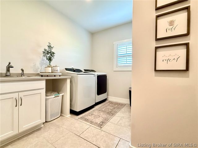 1810 Augusta Boulevard, Henryville, IN 47126