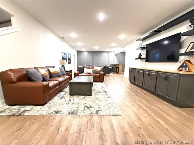 1810 Augusta Boulevard, Henryville, IN 47126