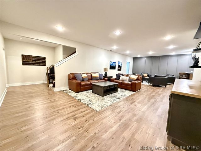 1810 Augusta Boulevard, Henryville, IN 47126