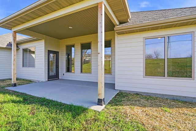 7316 W GOLDEN WILLOW DR, Columbia, MO 65202