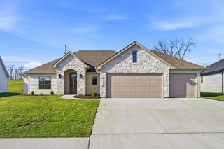 7316 W GOLDEN WILLOW DR, Columbia, MO 65202