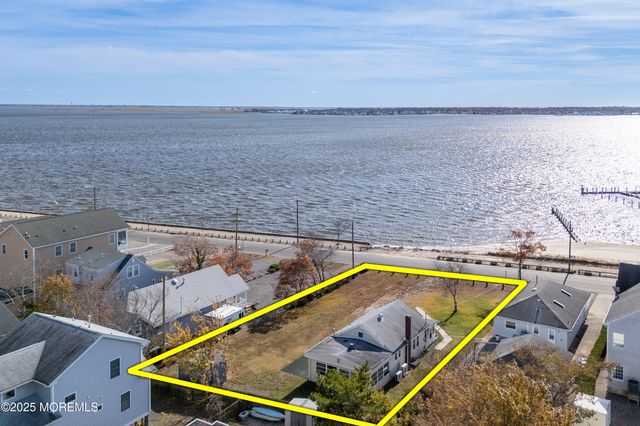 711 Riverside Drive, Toms River, NJ 08753