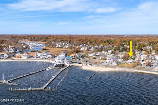 711 Riverside Drive, Toms River, NJ 08753