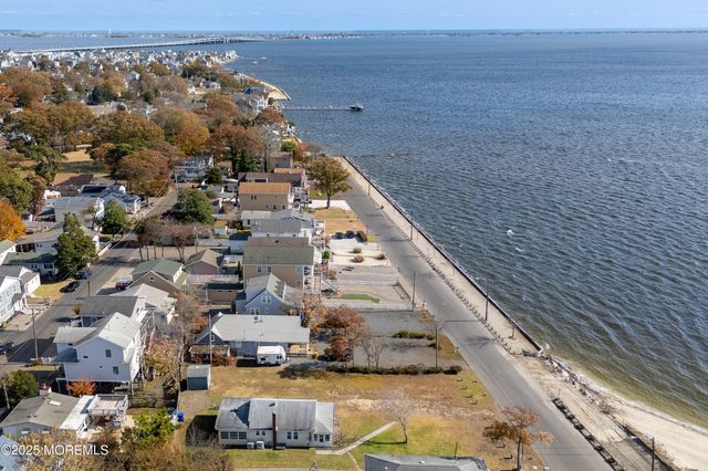 711 Riverside Drive, Toms River, NJ 08753