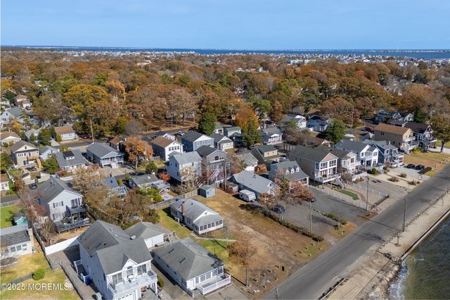 711 Riverside Drive, Toms River, NJ 08753