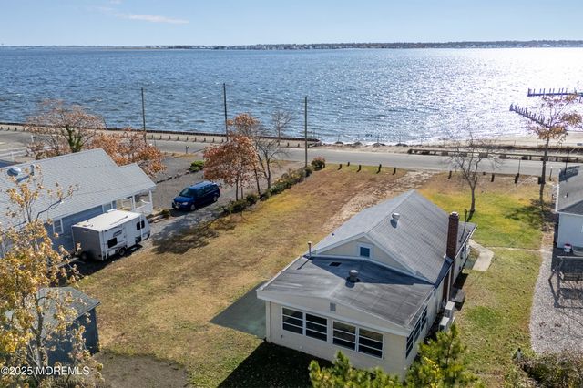711 Riverside Drive, Toms River, NJ 08753