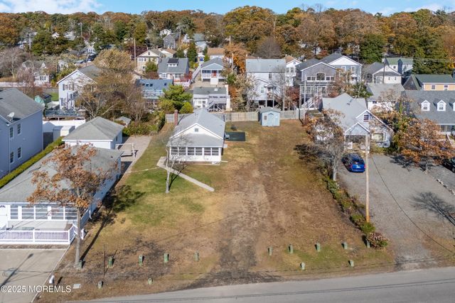 711 Riverside Drive, Toms River, NJ 08753